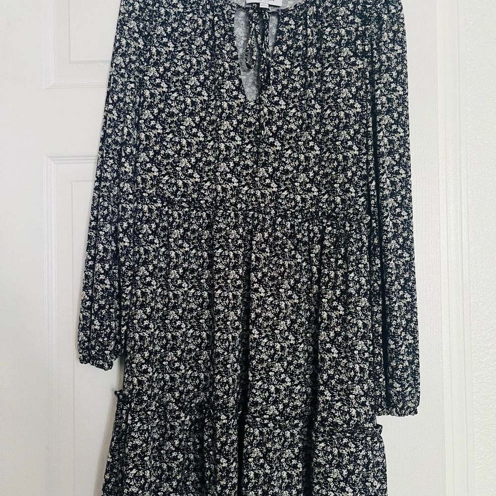 Gilli Black and White Floral Long Sleeve Dress